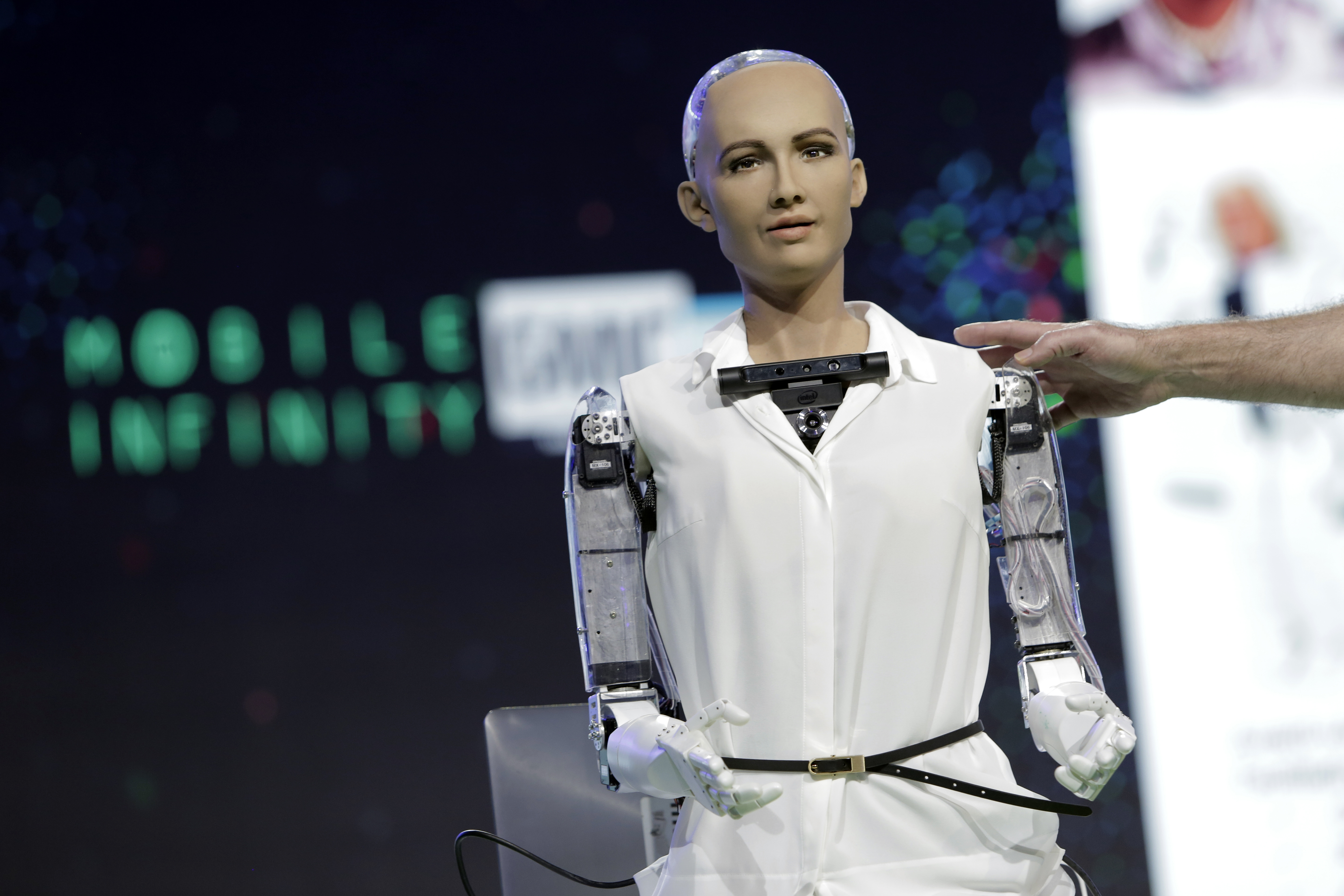 Люди будущего картинки. Самый человекоподобный робот. Робот андроид.