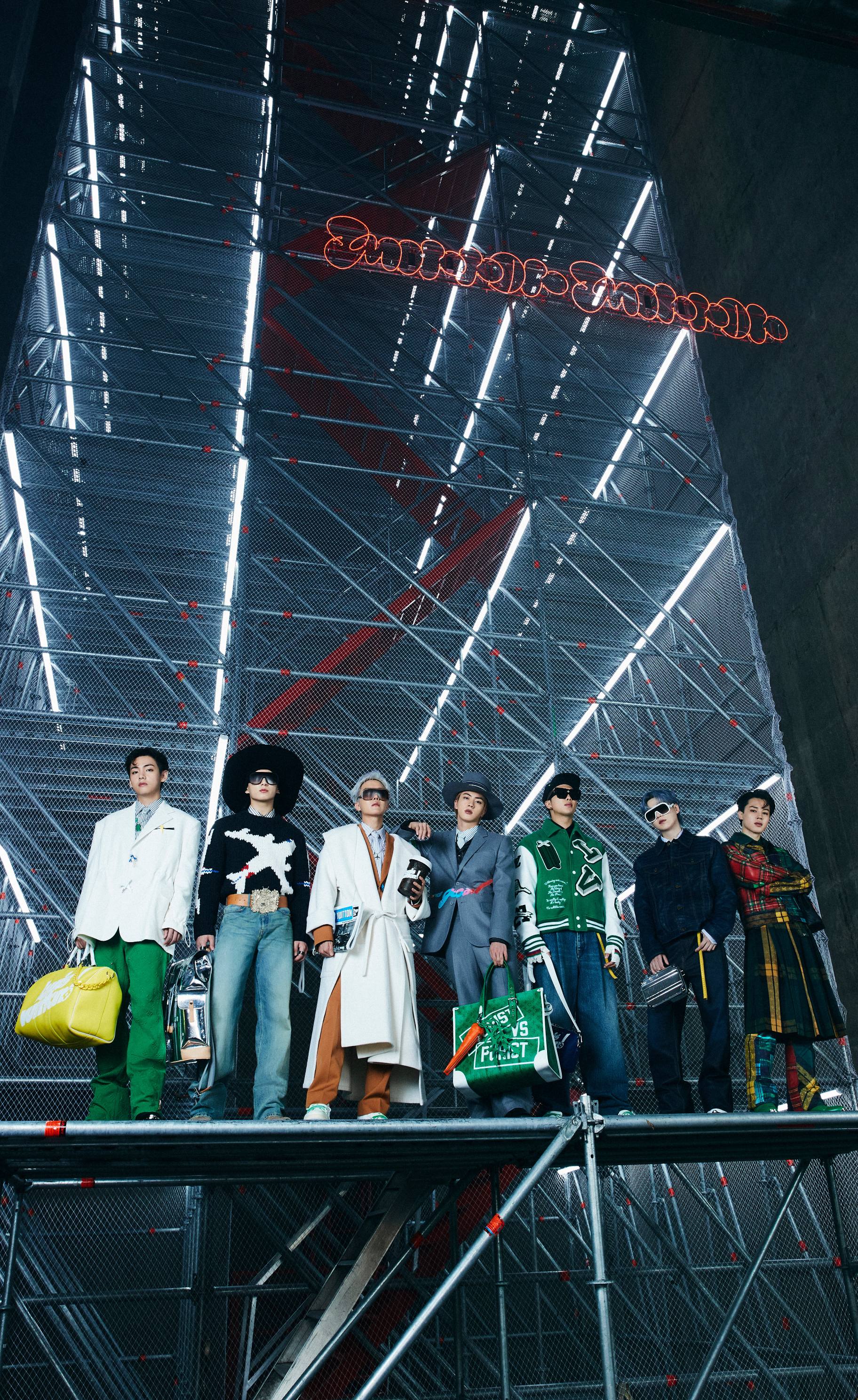 Louis Vuitton on X: #LVMenFW21 Tourist vs. Purist. @virgilabloh