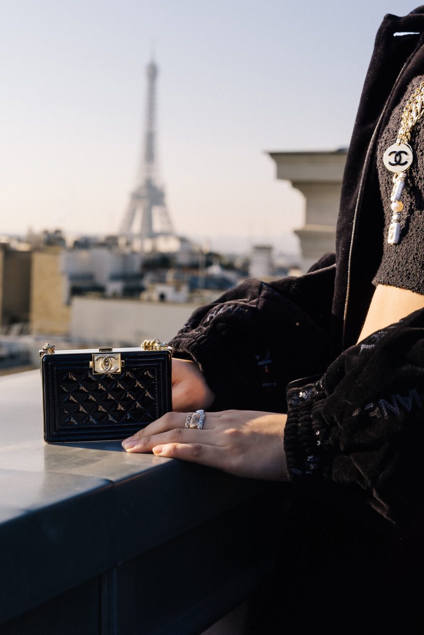 JENNIE 🤍🍒 on X: Inside BLACKPINK Singer JENNIE's Chanel Bag