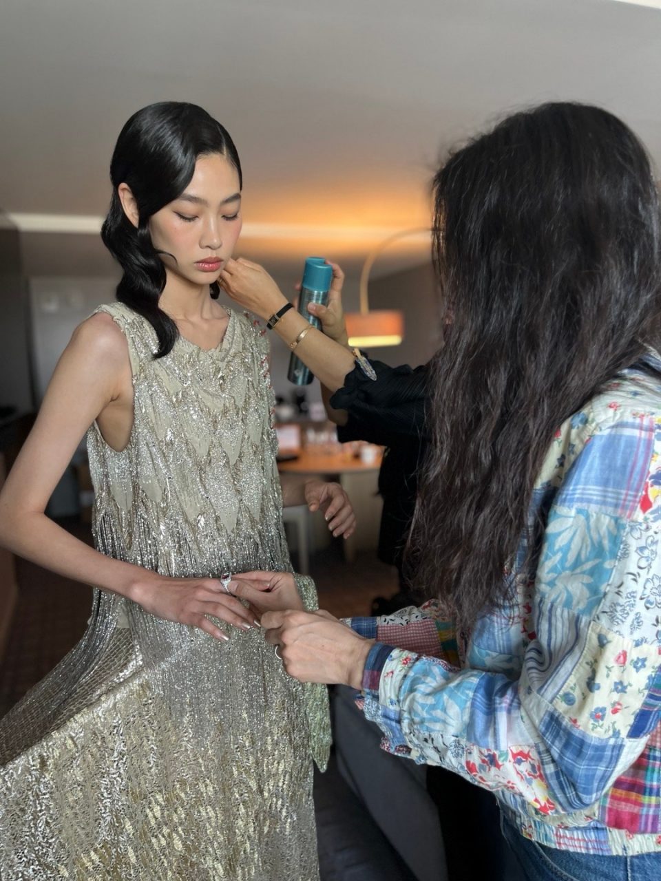 HoYeon Jung's Old Hollywood Bob at the Emmys Deserves an Award of Its  Own—Photos