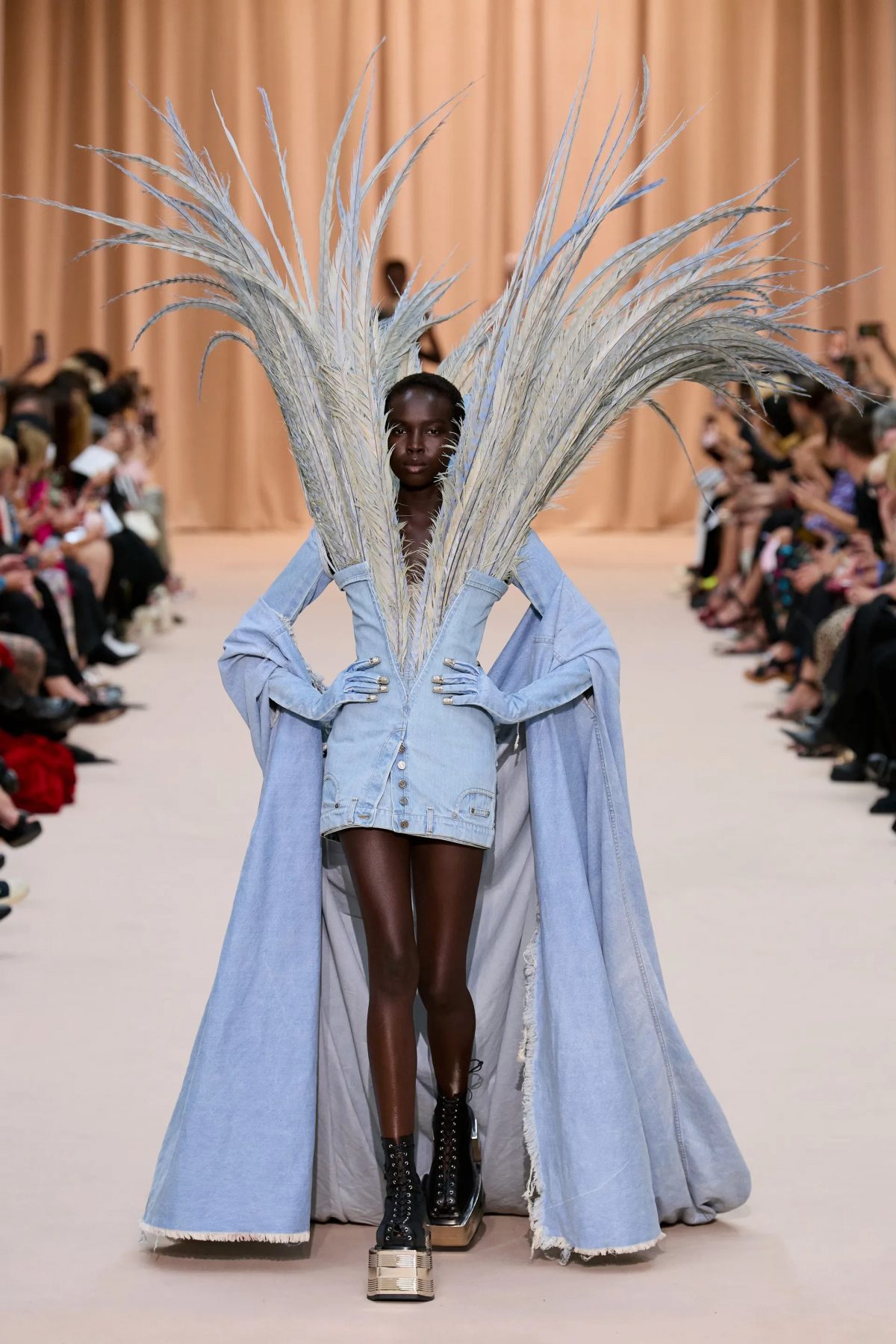 Jean Paul - Vogue Show Gaultier\'s Autumn Hong Pays the to Kong Homage Designer 2022