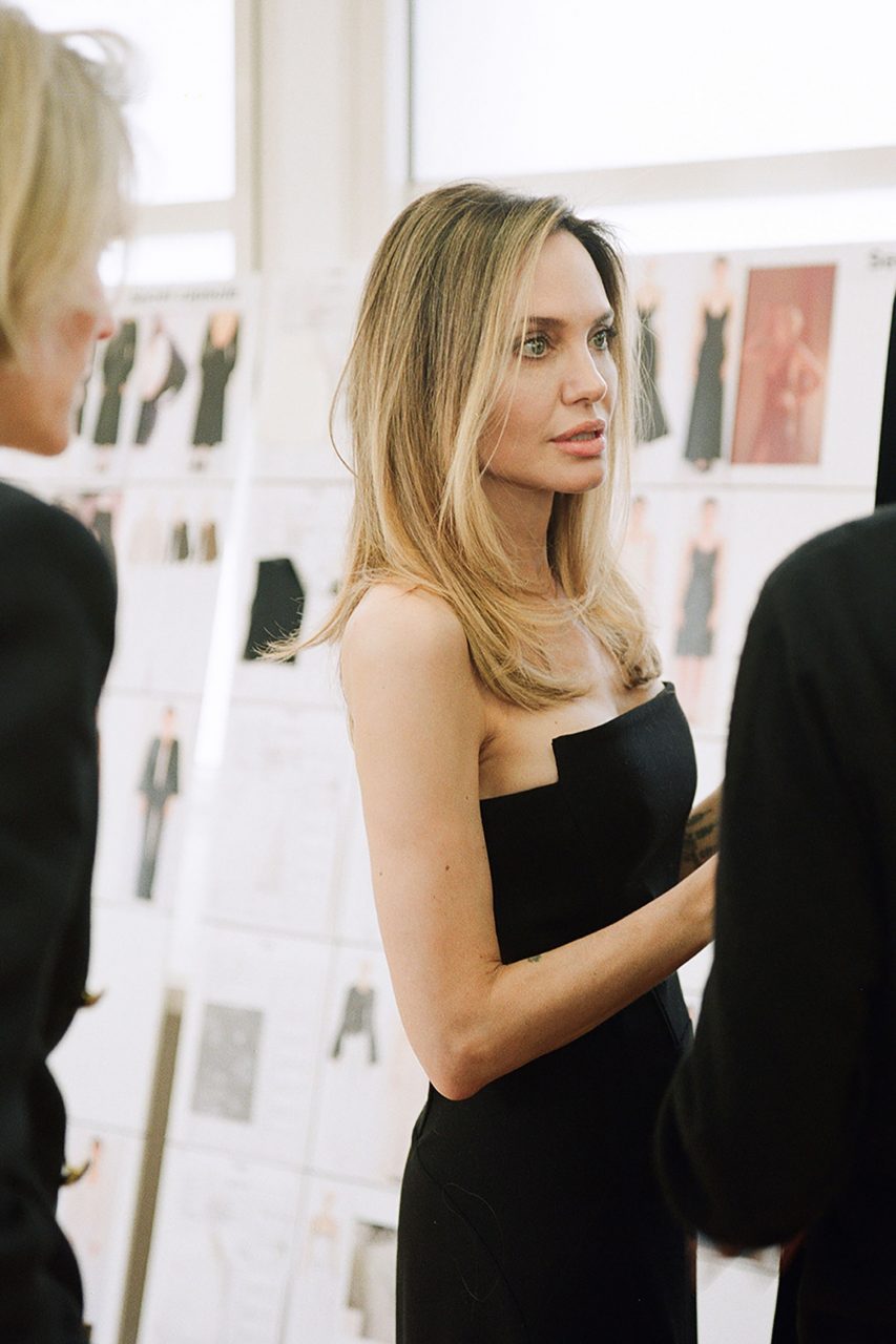 Angelina Jolie 自家品牌 「Atelier Jolie」首個合作對象是 Chloé，聯手推出獨家女裝成衣系列！ Vogue