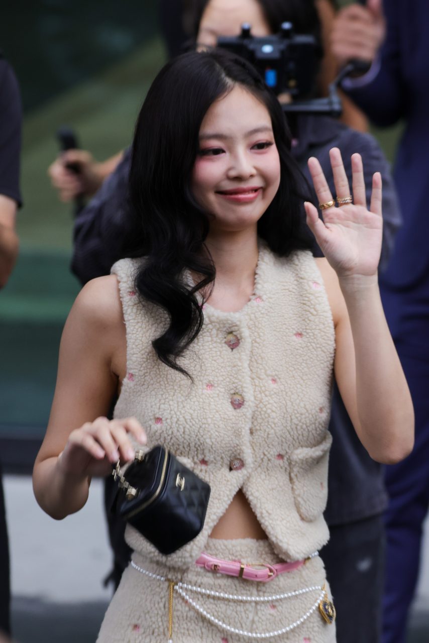 BLACKPINK's @jennierubyjane attends @chanelofficial's Spring