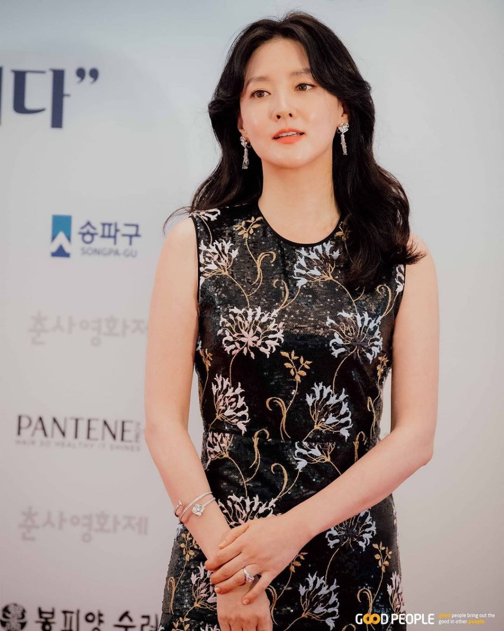 H zhang. Lee young AE.