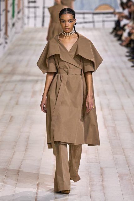 Dior探索「Big Aura」在高級時裝的意義，重新詮釋1950年代經典剪裁｜Spring/Summer 2024 Haute Couture