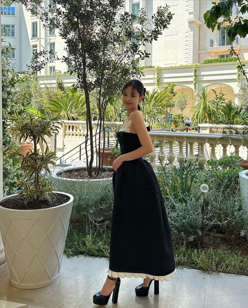 Blackpink Jennie 為何能成為「人間香奈兒」？以她經典造型詳解穿搭秘訣！ Vogue Hong Kong